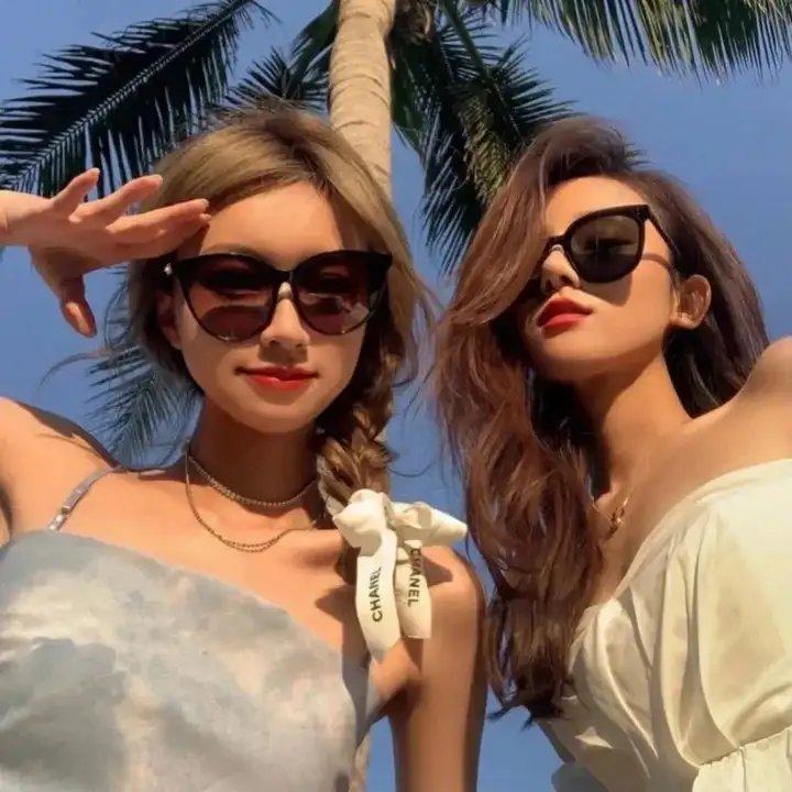 里世界郊游 海报